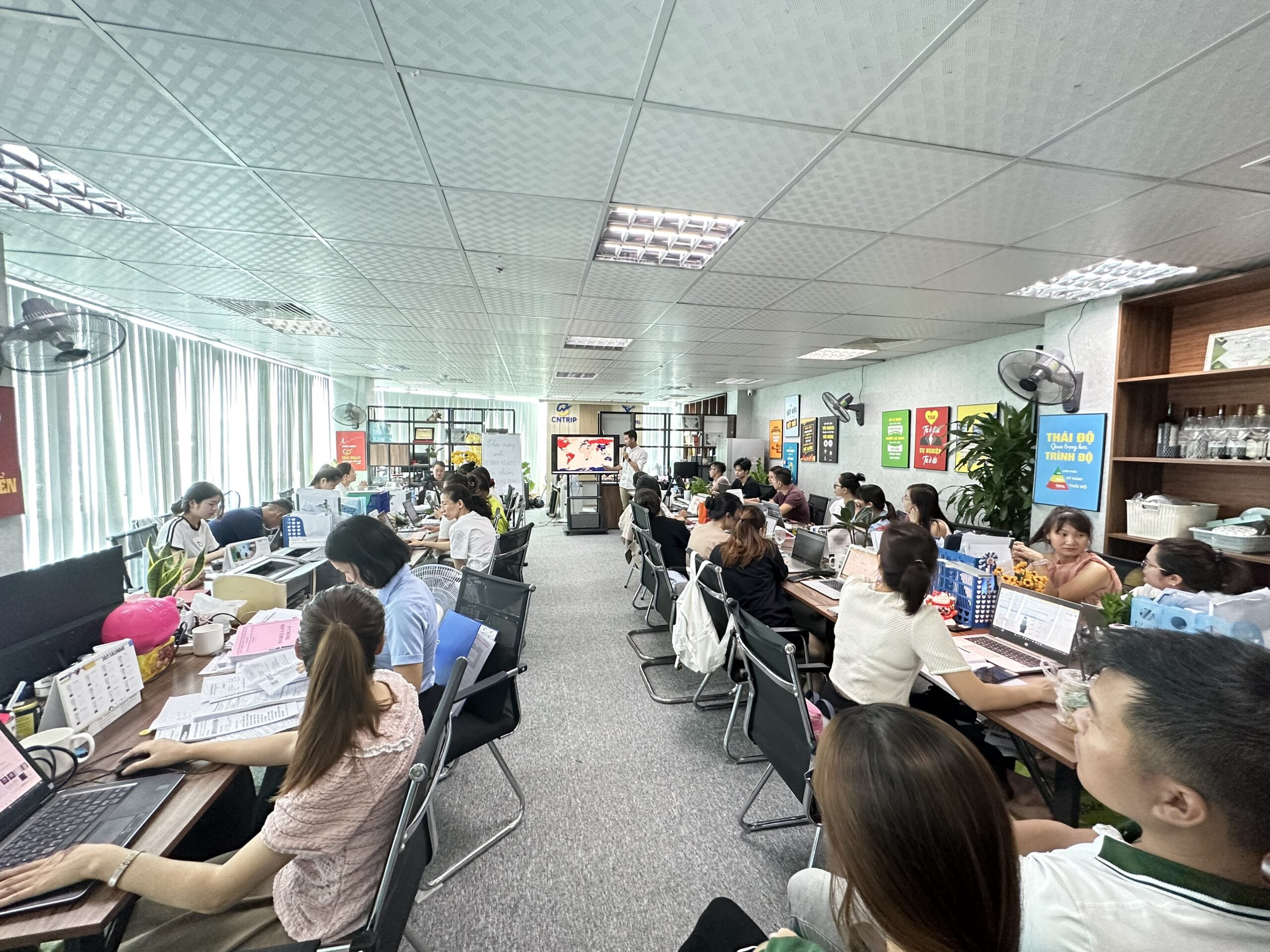 Khởi nghiệp du lịch không cần vốn: Sự thật sau câu “làm thuê cho an toàn