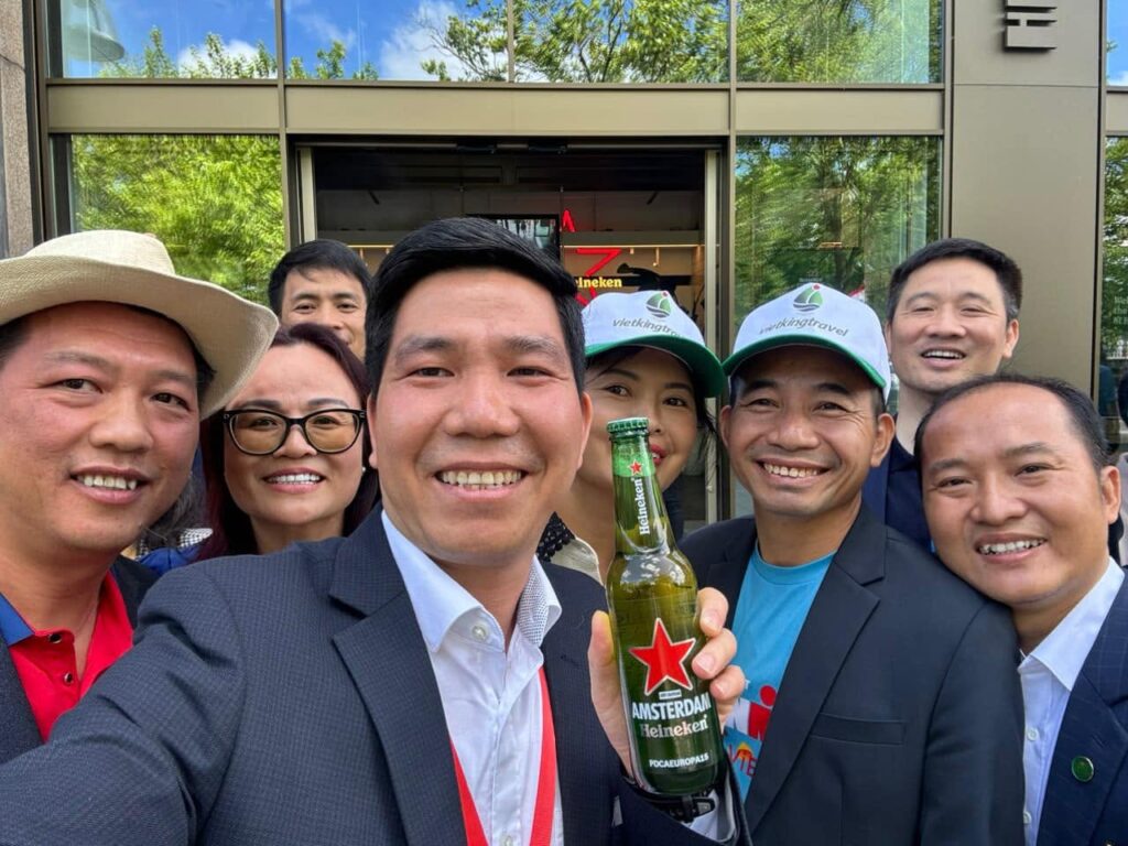 Bài học ở nhà máy Heineken: khách không mua sản phẩm, khách mua cảm xúc