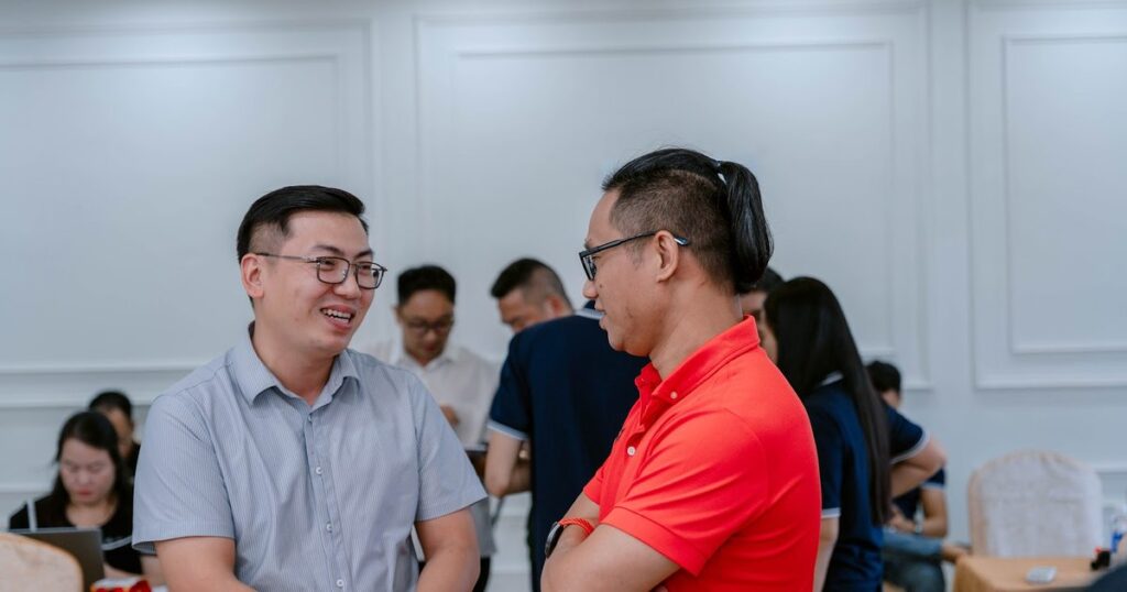 Cái Tên Thêu Bên Trong Cổ Áo Haus Adima Và Chai Bia Heineken In Tên Tôi: Cá Nhân Hóa Là Gì